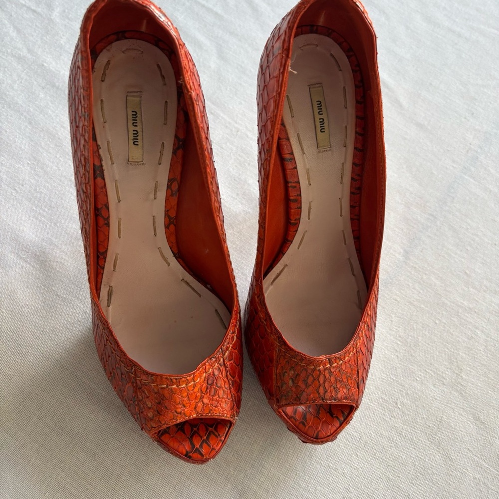 Miu Miu Python Embossed Peep Toe Platform Heels O… - image 2